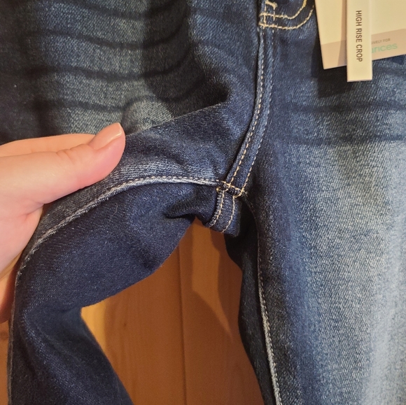 Kancan Distressed High Rise Crop Jeans NWT - Picture 9 of 15